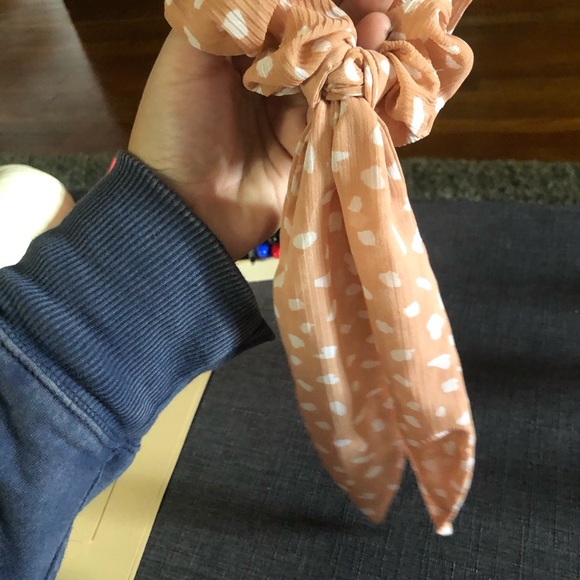 Aerie hair tie - Picture 3 of 3